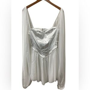 White costume dress, satin bodice and billowy sleeves. Cut out in the back. XL
